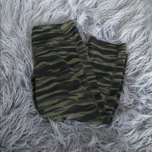 Woman’s Camo Old Navy Yoga Pants// size M